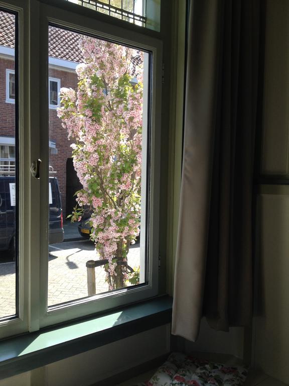 Bed And Breakfast De Verkadekamer Zaandam Esterno foto